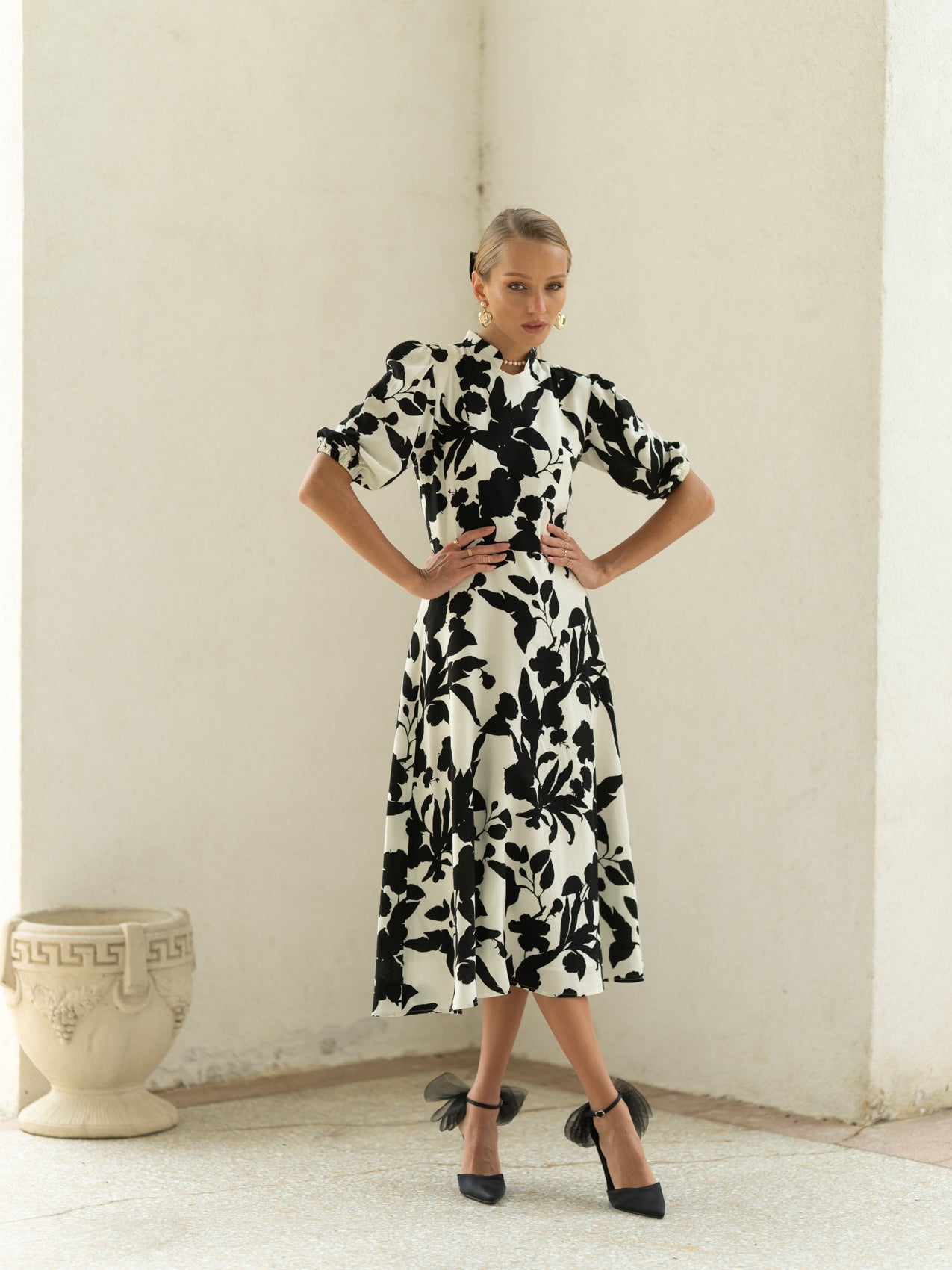 Black and white midi floral dress Levia New York Black and white midi floral dress Levia New York